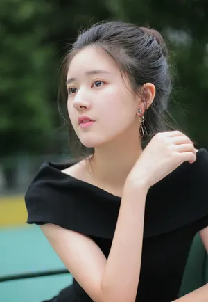 赵露思甜美性感校园写真图片