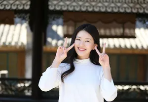 赵露思清新自然生活照图片_2