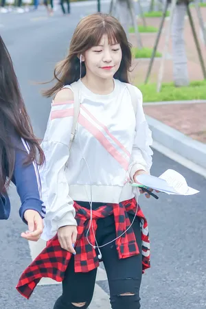 SING女团赖美云图片