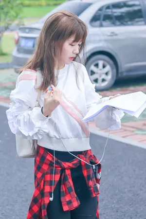 SING女团赖美云图片_2