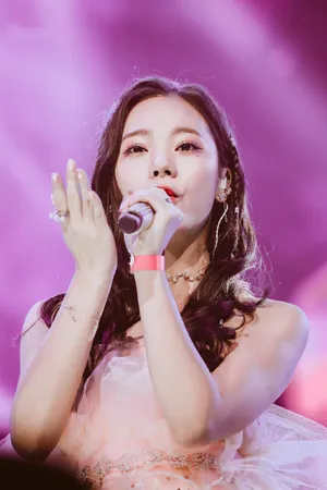 张紫宁创造101公演高清图片