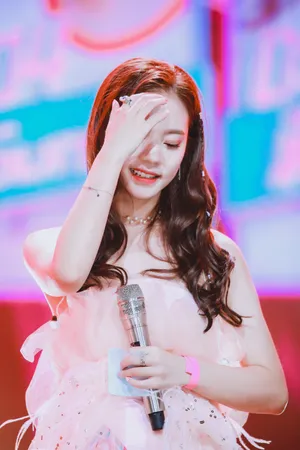 张紫宁创造101公演高清图片_4
