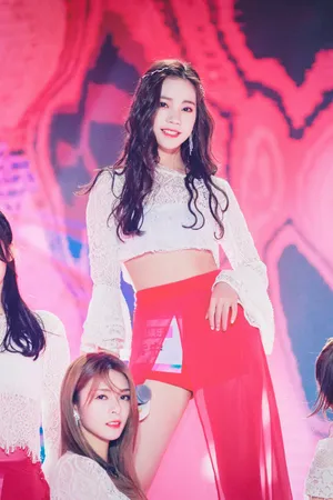 张紫宁《创造101》性感图片_2