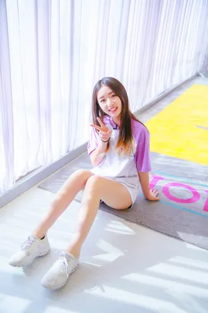 鹿小草《创造101》图片