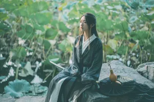 鹿小草古风写真高清图片_5
