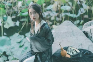 鹿小草古风写真高清图片_6