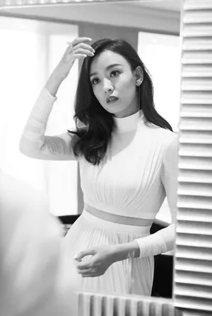 周奇奇优雅知性写真图片_5