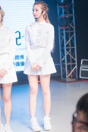 杨超越图片