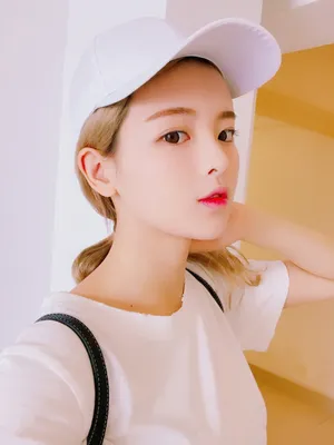 《创造101》杨超越自拍照图片