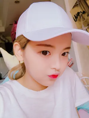 《创造101》杨超越自拍照图片