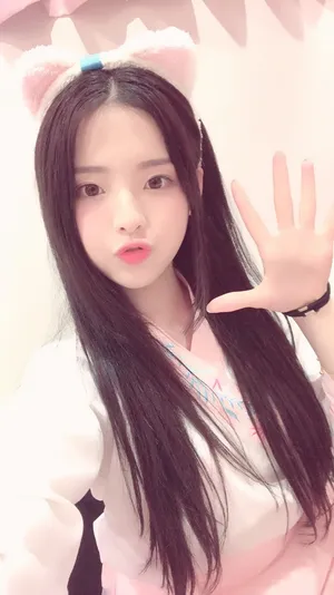《创造101》杨超越自拍照图片_5