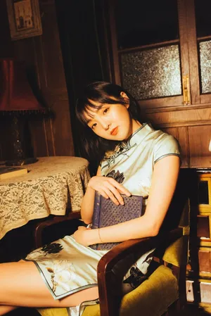 强东玥性感旗袍写真图片_4