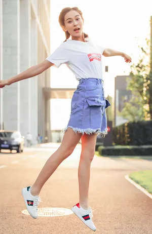 海铃清新养眼夏季街拍图片