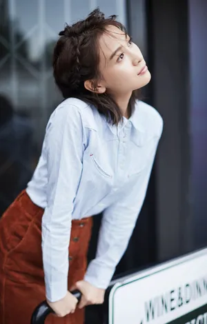 海铃清新养眼夏季街拍图片_6