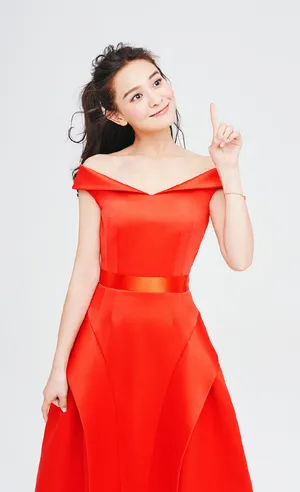 海铃一字肩礼服性感迷人写真图片_2