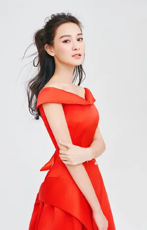 海铃一字肩礼服性感迷人写真图片_4