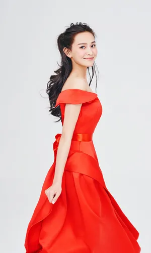 海铃一字肩礼服性感迷人写真图片_5
