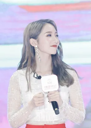 孟美岐红色高跟鞋公演性感图片_3