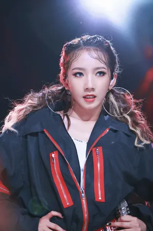 孟美岐创造101性感图片_2