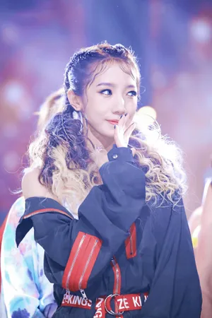 孟美岐创造101性感图片_6