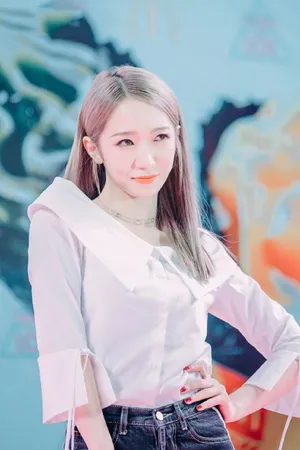 孟美岐创造101超美性感图片_1