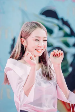 孟美岐创造101超美性感图片_6