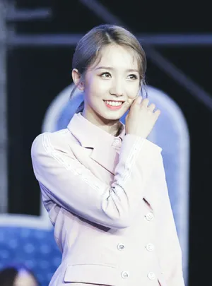 孟美岐《创造101》公演图片