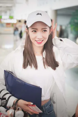孟美岐饭拍图片_3