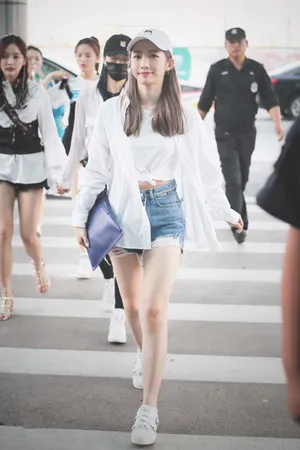 孟美岐饭拍图片_6