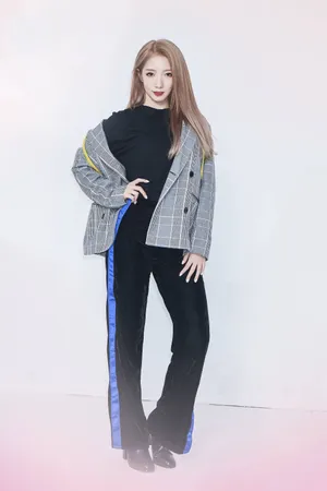 孟美岐《创造101》海报图片_7