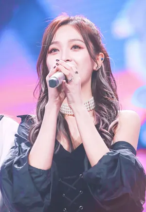吴宣仪《创造101》高清图片