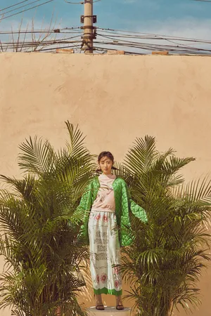 邢菲甜美可爱时尚写真图片_4