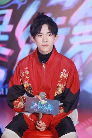 易烊千玺《这就是街舞》发布会图片