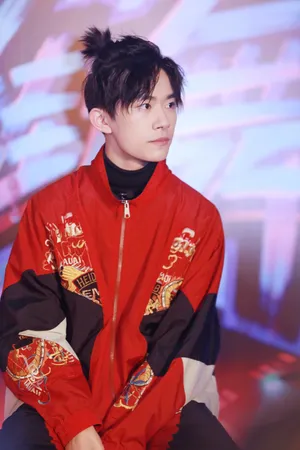 易烊千玺《这就是街舞》发布会图片_2