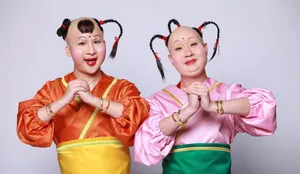 百变大咖秀李维嘉黄袍加身何炅变身太监_4