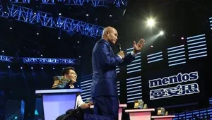杜海涛跪GD惹争议盘点众星下跪瞬间_11