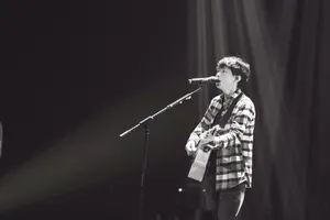 赵雷演唱会高清图片_3