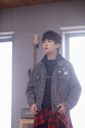 TFBOYS易烊千玺高清帅气图片_5