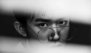tfboys易烊千玺雅痞帅气写真图片_3