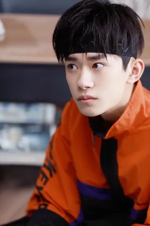 元气少年易烊千玺图片_4