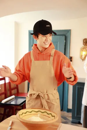 TFBOYS易烊千玺帅气生活照图片_1