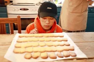 TFBOYS易烊千玺帅气生活照图片_2