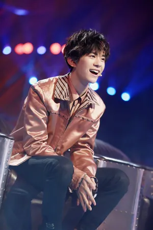 tfboys易烊千玺《这就是街舞》周日盛典图片