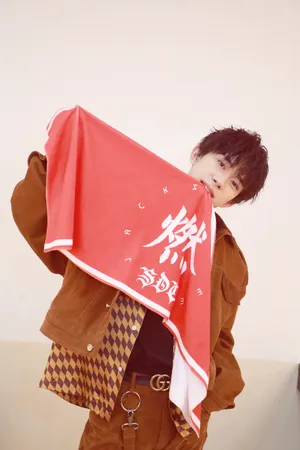 这就是街舞易烊千玺帅气剧照图片_6