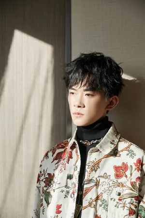 tfboys易烊千玺帅气高清图片_4