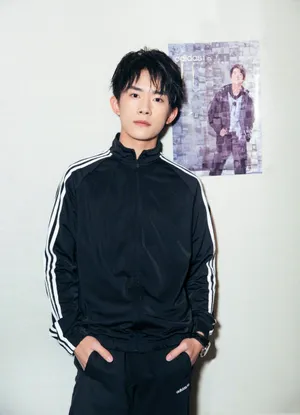 易烊千玺阿迪达斯代言海报图片