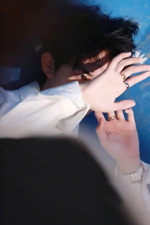易烊千玺杂志写真花絮图片_6