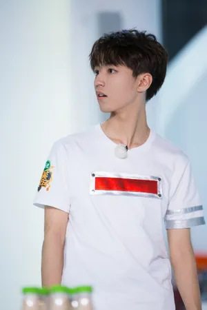 王俊凯高能少年团高清图片_6