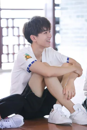 tfboys王俊凯《高能少年团》舞狮剧照图片