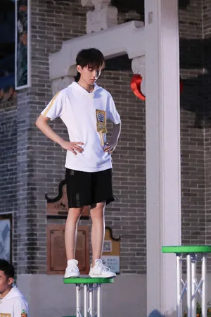 tfboys王俊凯《高能少年团》舞狮剧照图片_3